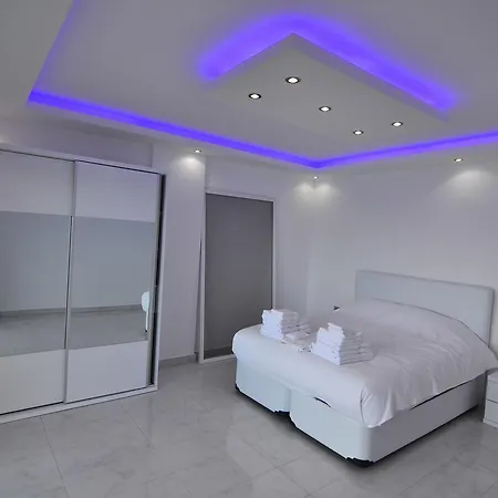 Tropicana 3 Bed