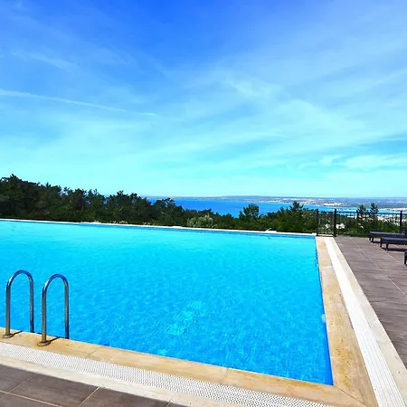 Tropicana 3 Bed