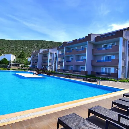 Tropicana 3 Bed 아파트 Akbük