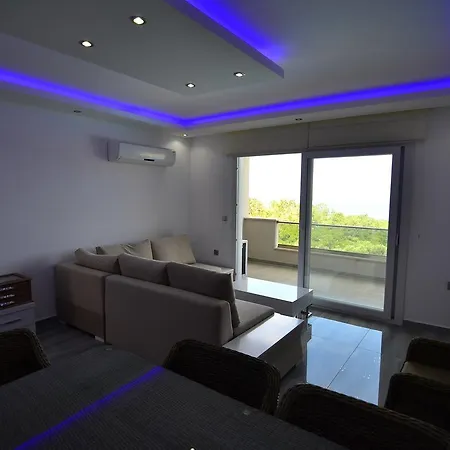 Tropicana 3 Bed 아파트 Akbük